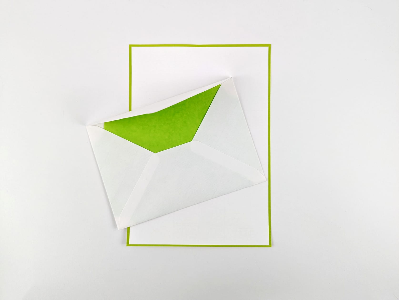 White Stationery Set with bamboo edge - Stationery paper & envelope front view